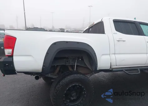 2017 Toyota Tacoma Sr5 z USA, uszkodzony, nr VIN 3TMBZ5DNXHM011713